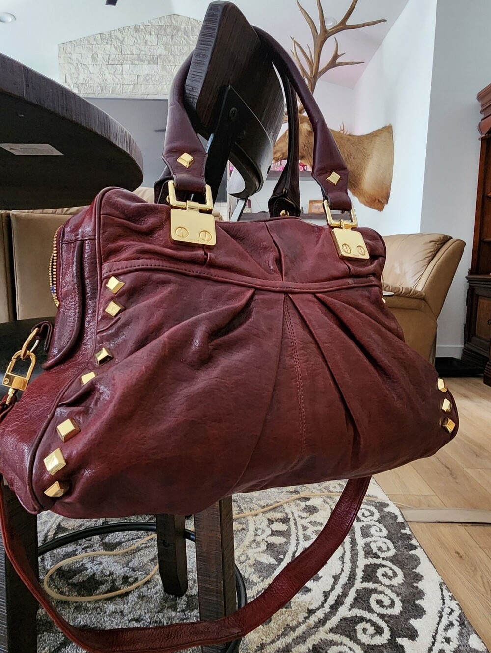 FREESIA. LEATHER BAG Classic Stud-Accent Burgundy Shoulder Bag